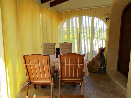 Gepflegtes Ferienhaus Mit Gro�em Privatpool