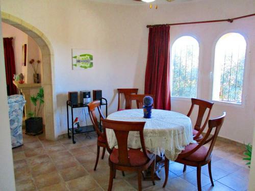 Gepflegtes Ferienhaus Mit Gro�em Privatpool