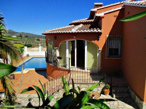 Gepflegtes Ferienhaus Mit Gro�em Privatpool