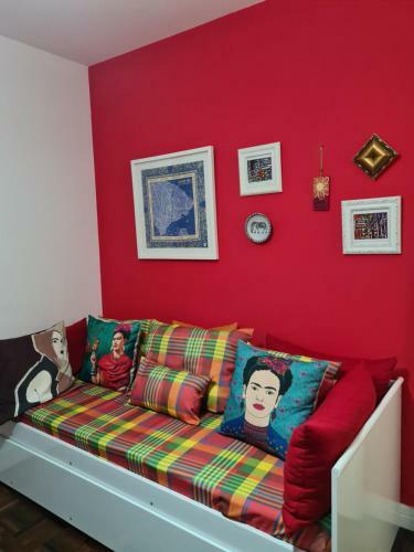 Lindo Apartamento - 3 Quartos - Na Quadra Do Mar