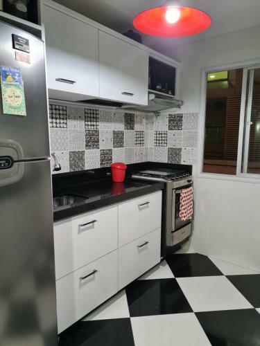 Lindo Apartamento - 3 Quartos - Na Quadra Do Mar