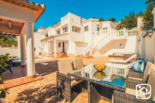 Abahana Villas Limon