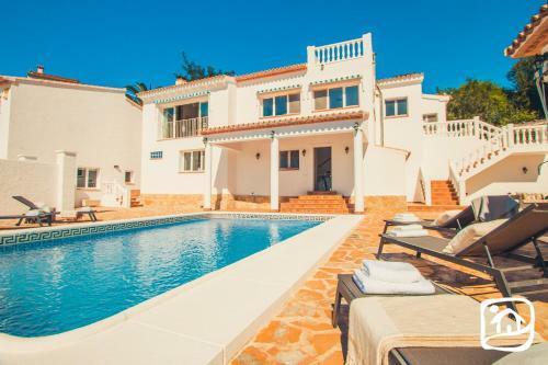 Abahana Villas Limon