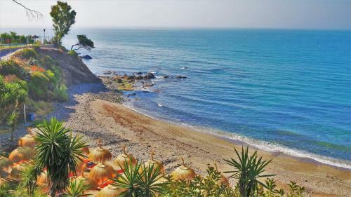 Hostal Torrequebrada Golf & Beach Guesthouse
