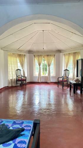 Lodge Forest Heritage Bungalow - Thambiligala