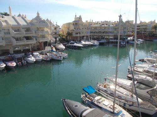 Timon Ii, Luxury 3 Bedroom Beachside Apartment