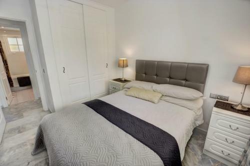 Timon Ii, Luxury 3 Bedroom Beachside Apartment