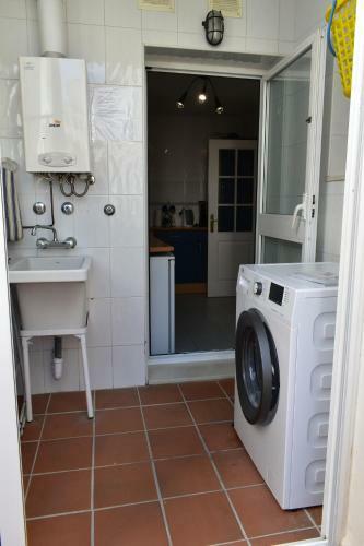 Timon Ii, Luxury 3 Bedroom Beachside Apartment