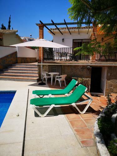 ***bonito Estudio Central Con Jard�n Y Piscina***