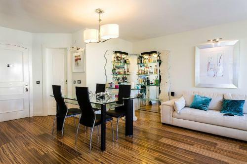 Luxury Apartament In Marina