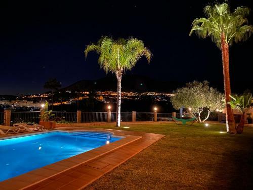 Beachside Villa With Panoramic Sea Views