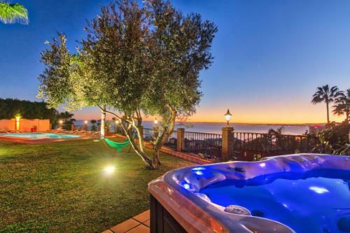 Beachside Villa With Panoramic Sea Views