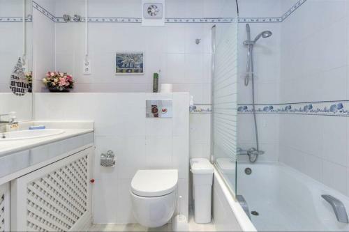 Puerto Marina 3 Bedrooms Apartment With Panoramic Sew View