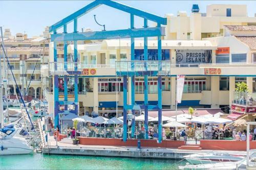 Puerto Marina 3 Bedrooms Apartment With Panoramic Sew View