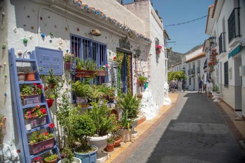 Benal Beach, Superb 2 Bedroom 2 Bathroom Beach Front Apartment Sleeps 5