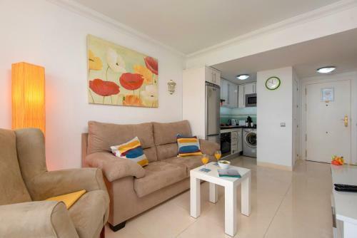 Fabulous Sunny Second Floor Apartment - Edificio Europark - Overlooking Gardens And Pools.