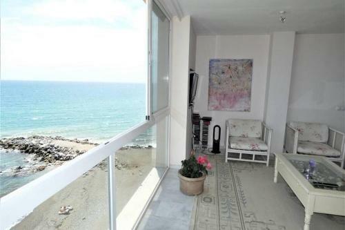 Apartamento La Perla En Playa Semi Privada