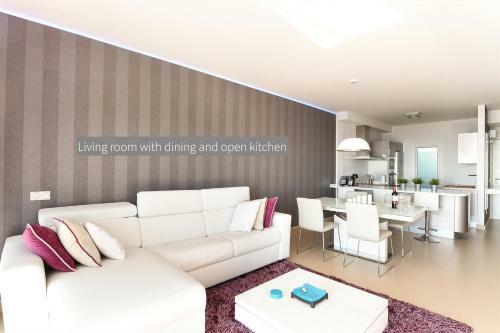 Lovely Apartment In Reserva Del Higuer�n