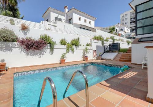 Villa In Puerto Marina With Private Pool