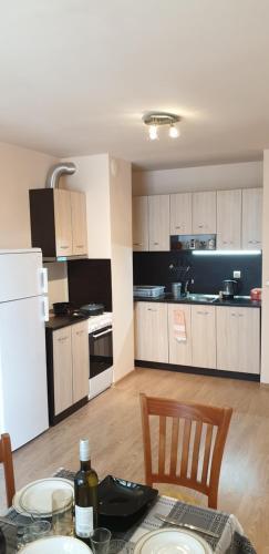 Family Holiday Apartments Breez 1
