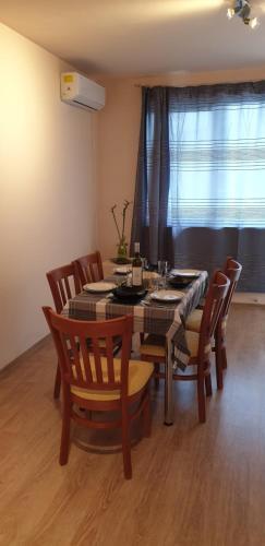 Family Holiday Apartments Breez 1