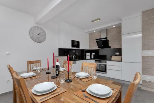 Luxury Apartment Sidro With Beach Parking