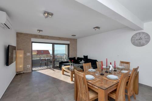 Luxury Apartment Sidro With Beach Parking