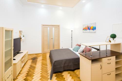 Bright And Cozy Apart With Balcony