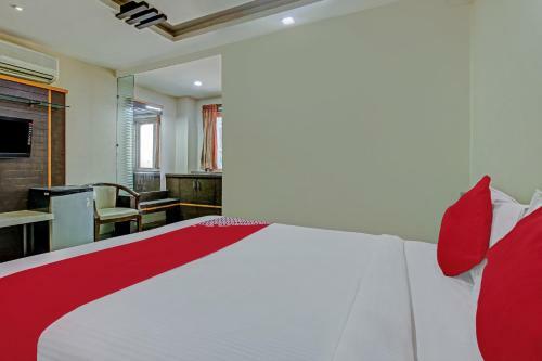 Oyo 77239 Hotel Rajdhani