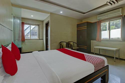 Oyo 77239 Hotel Rajdhani