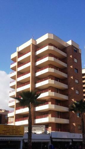 Apartamentos Carlos V Levante
