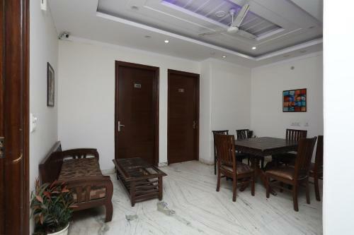 Hotel Collection O 14471 Red Flag Residency