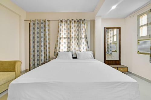 Capital O 84085 Hotel Cheelgadi Greens