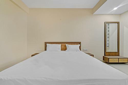Capital O 84085 Hotel Cheelgadi Greens
