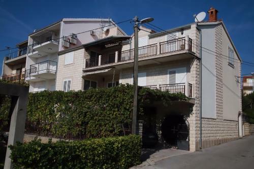 Hostal Apartments Sustic