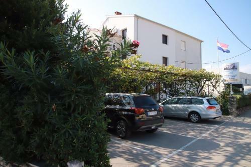Hostal Apartments Sustic