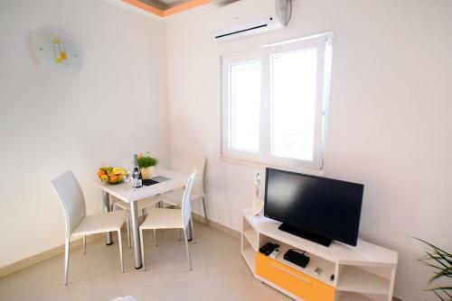 Lara Apartments