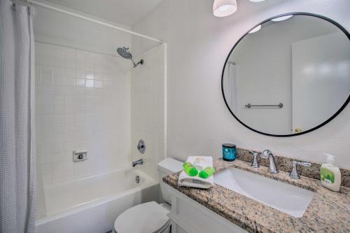 Apartamento Lovely Sd Condo With Pool 3 Half Mi To Beaches!