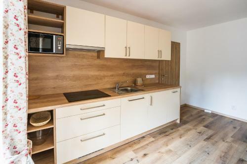 Apartm�ny Mezivod�