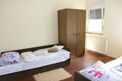Hostal Guest House Business
