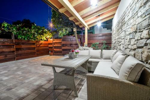 Vintage Garden Apartment