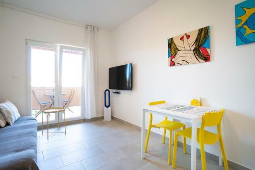 Sunny & Charming Apartment With 2 Free Bikes