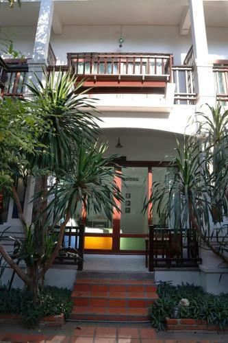 Vijit Nakorn Hotel