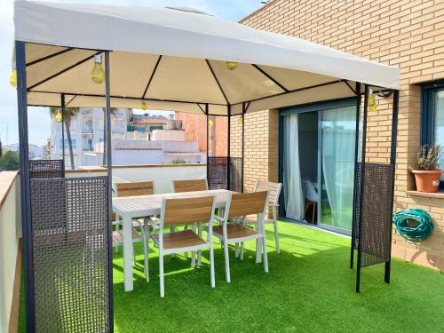 Apartamento �tico Con Vistas Al Mar A Un Paso Del Centro