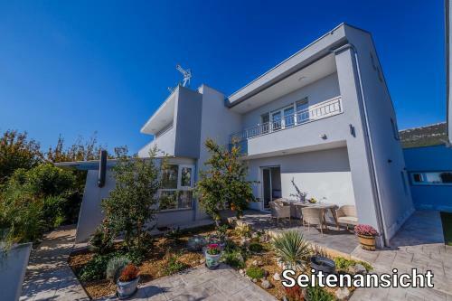 Ferienhaus Elias Nikola