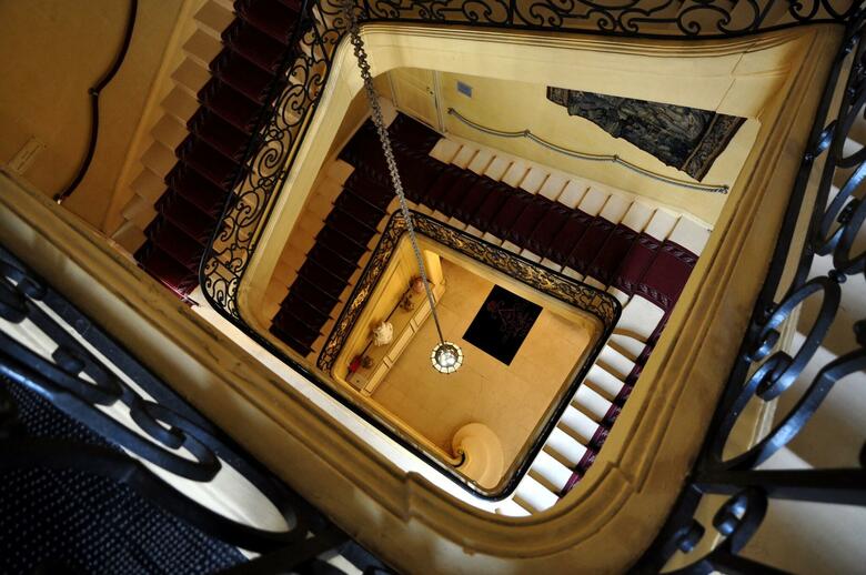 Hotel Grand De La Reine