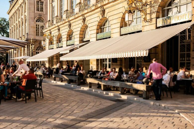 Hotel Grand De La Reine