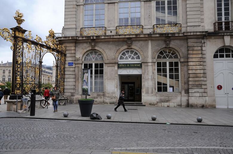 Hotel Grand De La Reine
