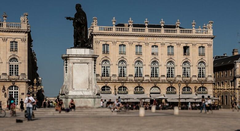 Hotel Grand De La Reine