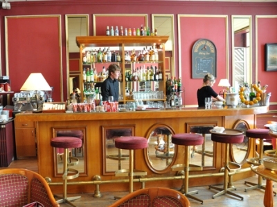 Hotel Grand De La Reine